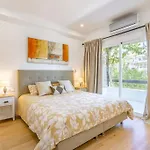 Oleholidays Carolina Golden Mile 300 Metros Playa
